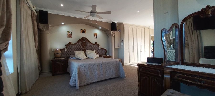 4 Bedroom Property for Sale in Hartenbos Heuwels Western Cape